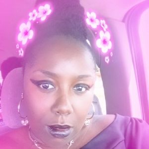 Meet your Posher, Latosha